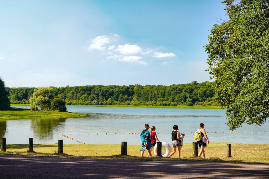 Swimming at Lac du Bourdon in Saint-Fargeau