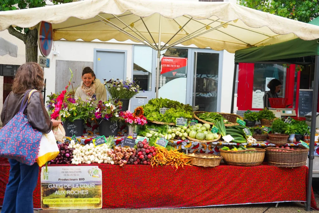 Toucy market stand