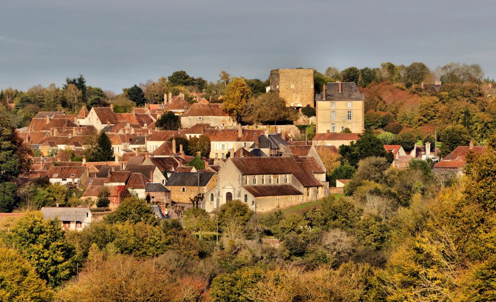 Le village de Saint-Sauveur en Puisaye