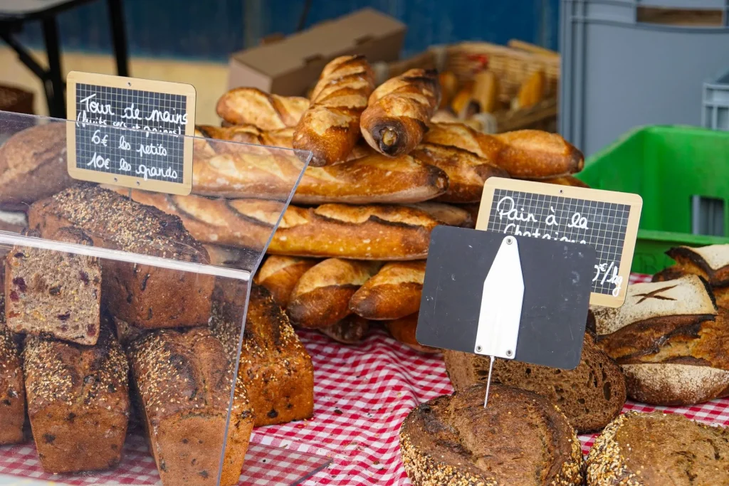 Stand de pains à vendre à la fête de la Châtaigne de Diges