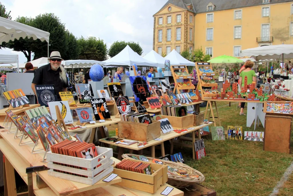 Potters' fair in Saint-Sauveur-en-Puisaye