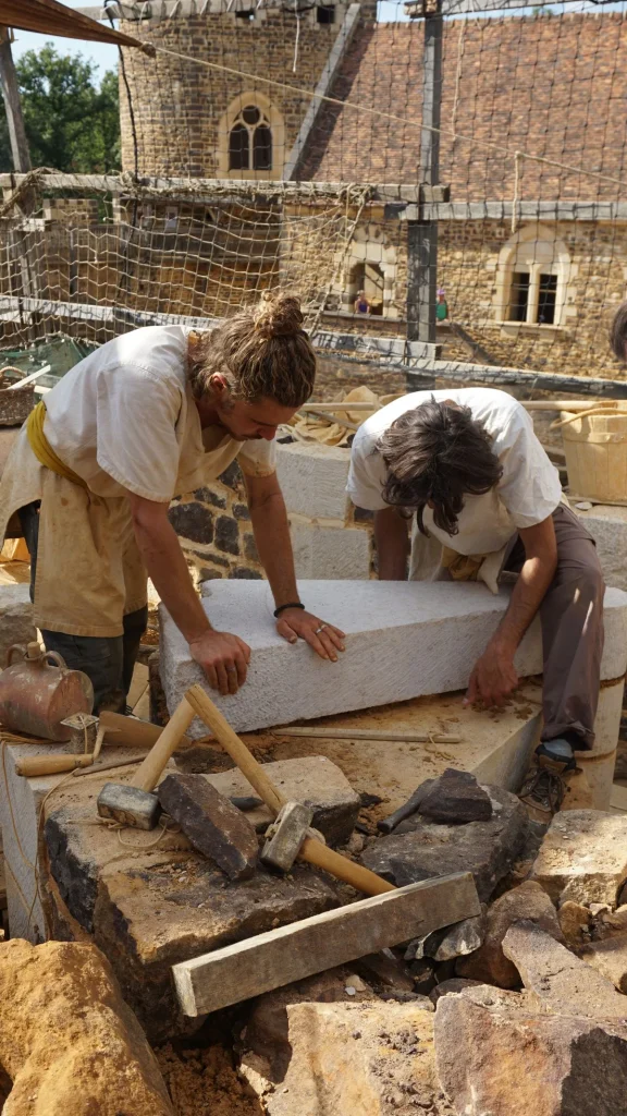 Maçons à Guédelon