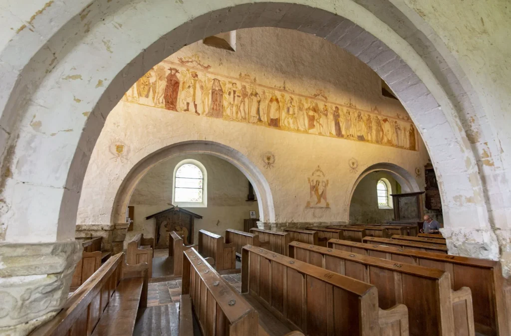 La danse macabre de la Ferté-Loupière, joyau des peintures murales