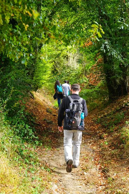 hike with friends around Lac du Bourdon