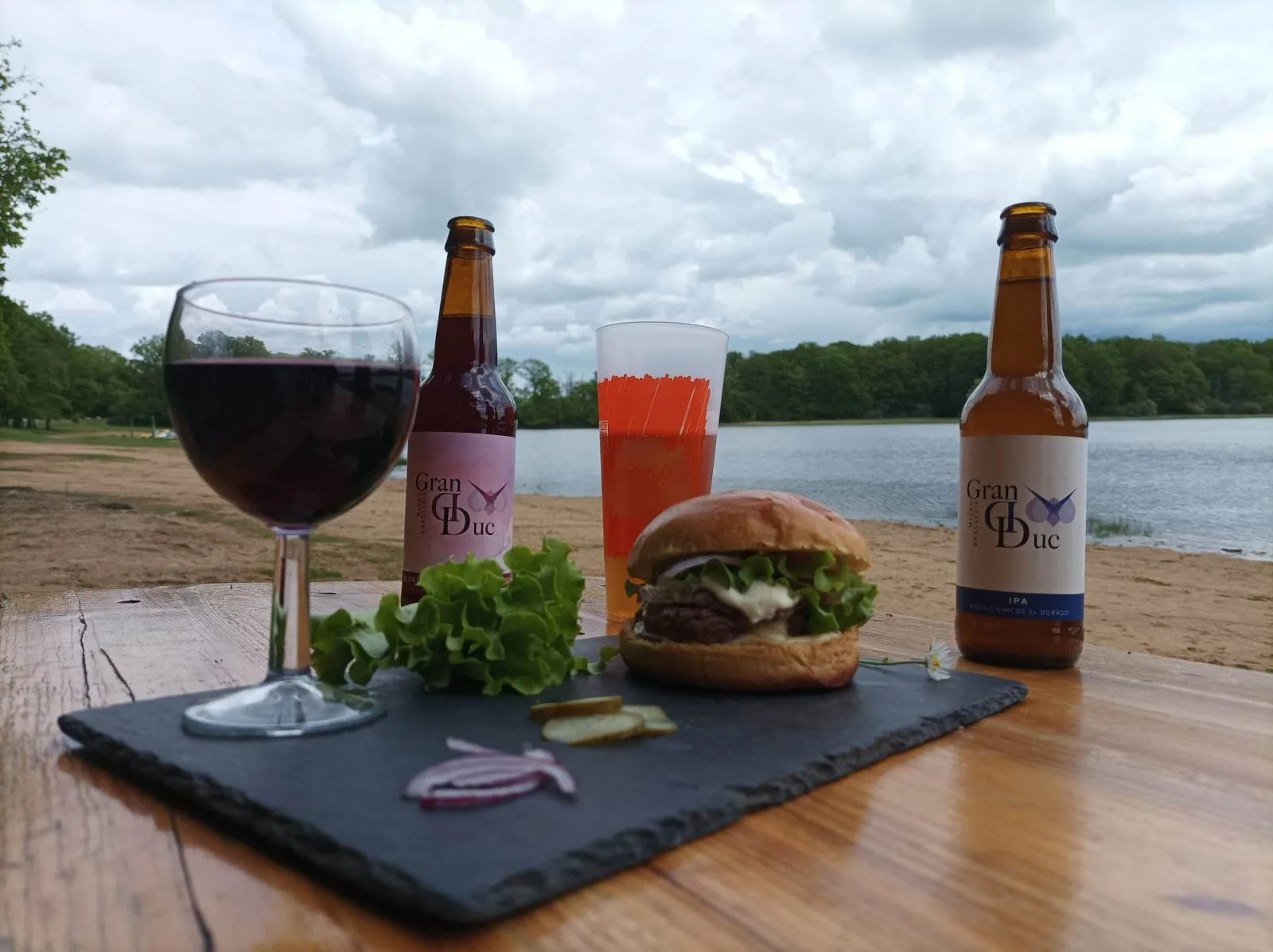 Restaurant Guinguette en scène à Saint-Fargeau