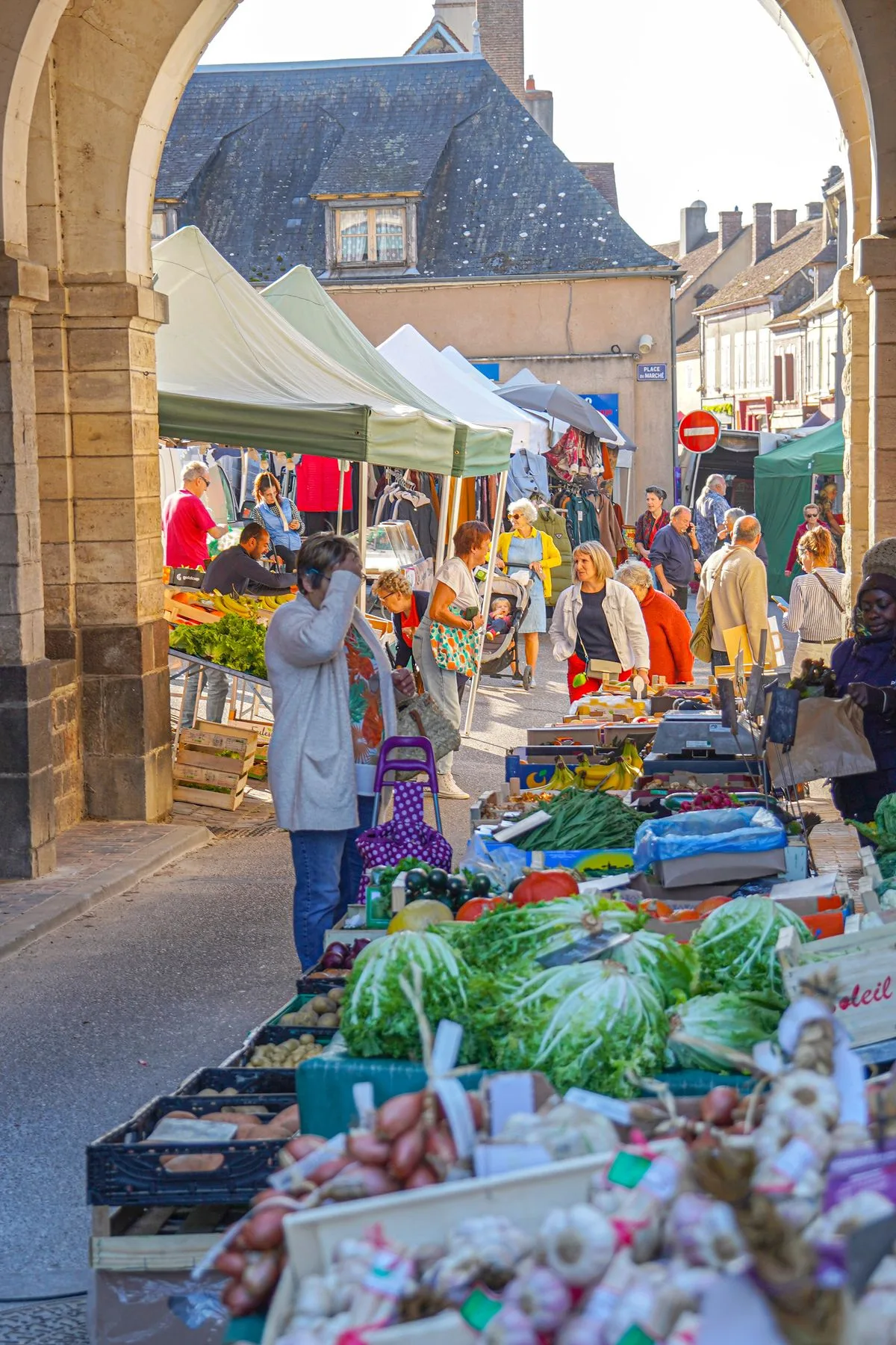 Marché de Saint-Sauveur-en-Puisaye du mercredi matin