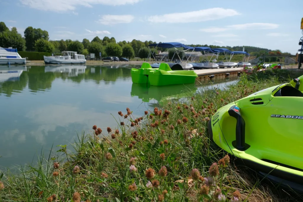 Nautical activities on the Tanlay Canal