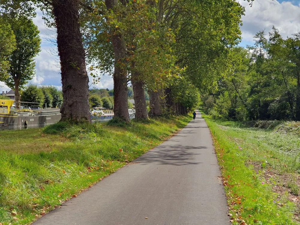 Voie verte de l'Eurovélo3 à Rogny-Les-Sept-Écluses