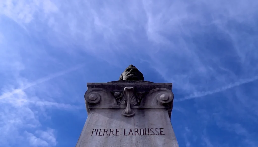 Buste Pierre Larousse à Toucy