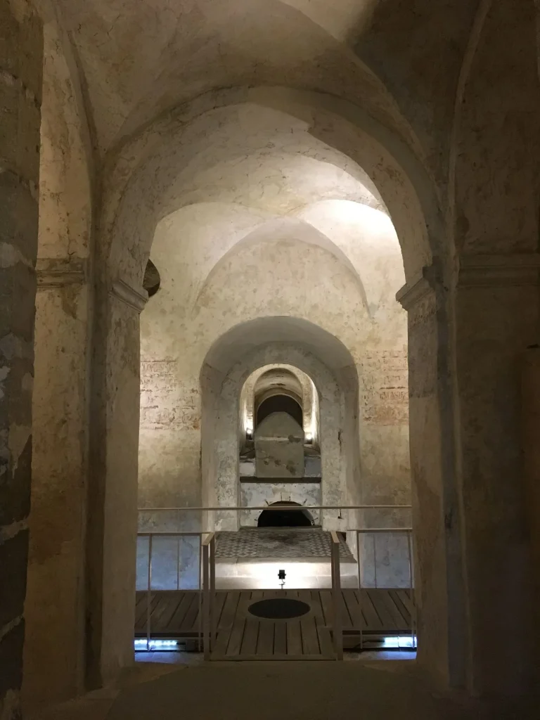 La crypte de l'Abbaye Saint-Germain à Auxerre
