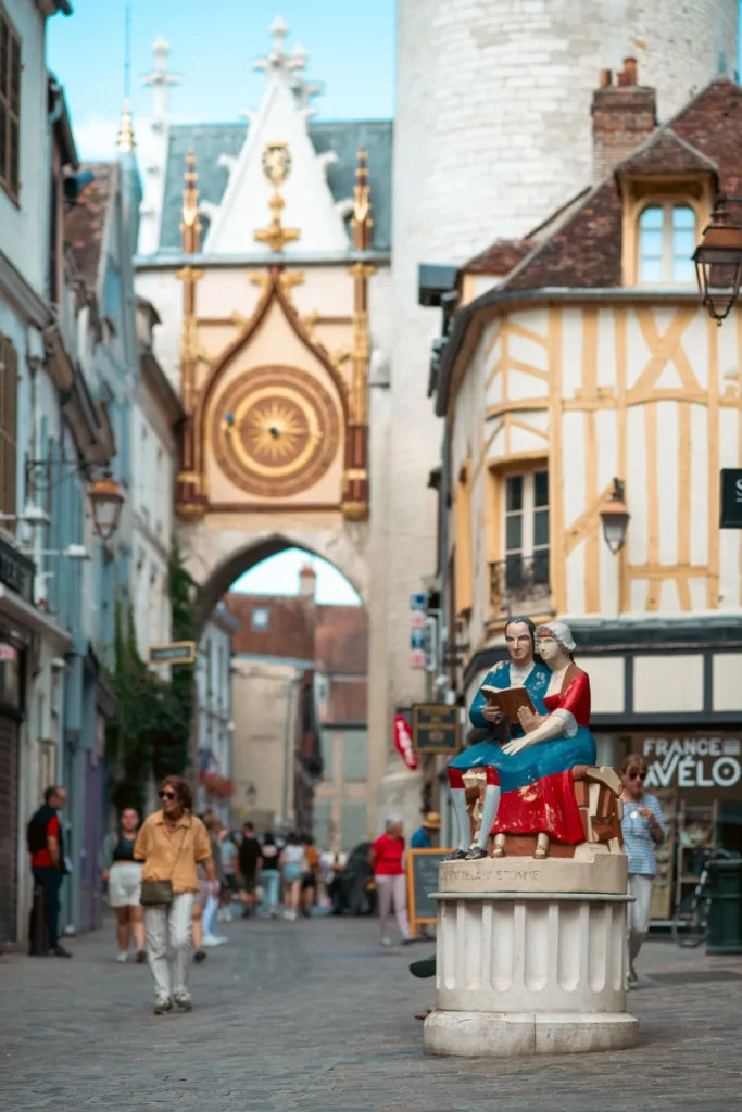 Ruelle de la Tour de l'Horloge à Auxerre