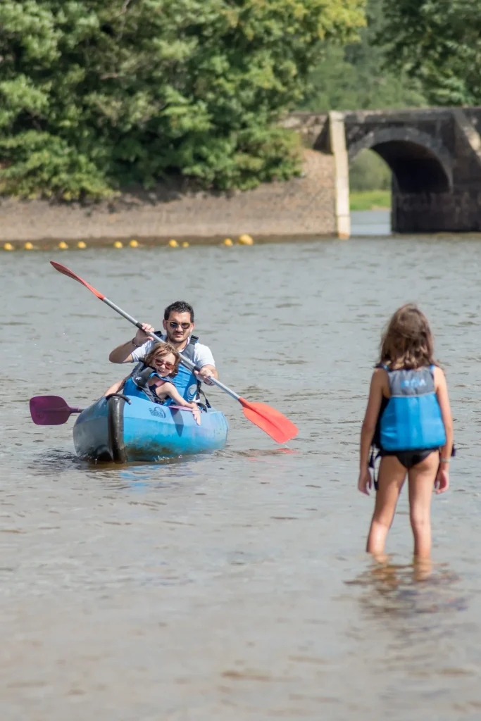 Canoe en famille au Bourdon