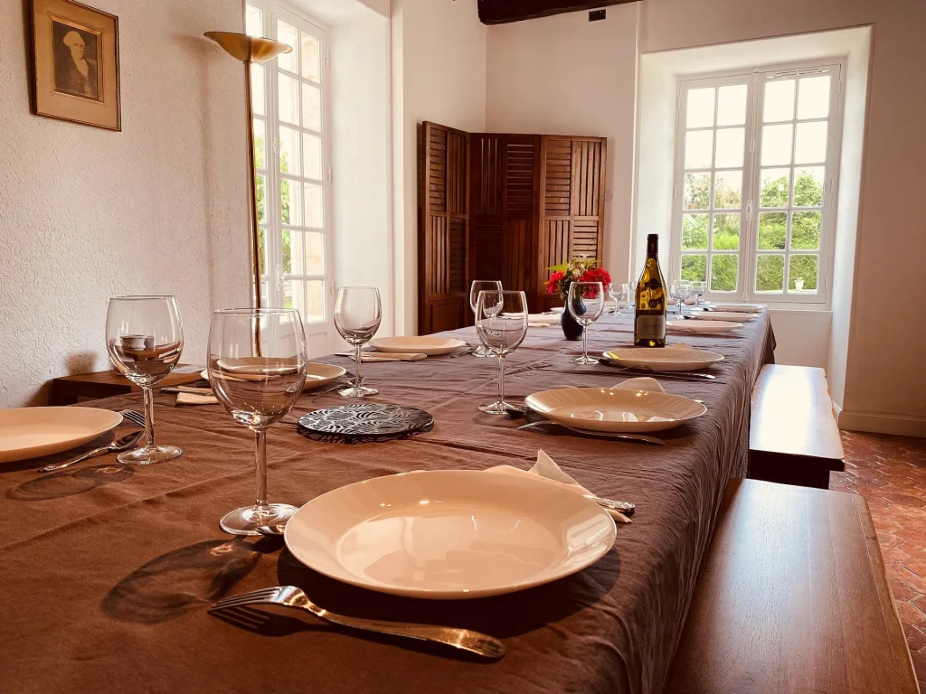 Gîte de groupe du château de Thury en Puisaye en Bourgogne