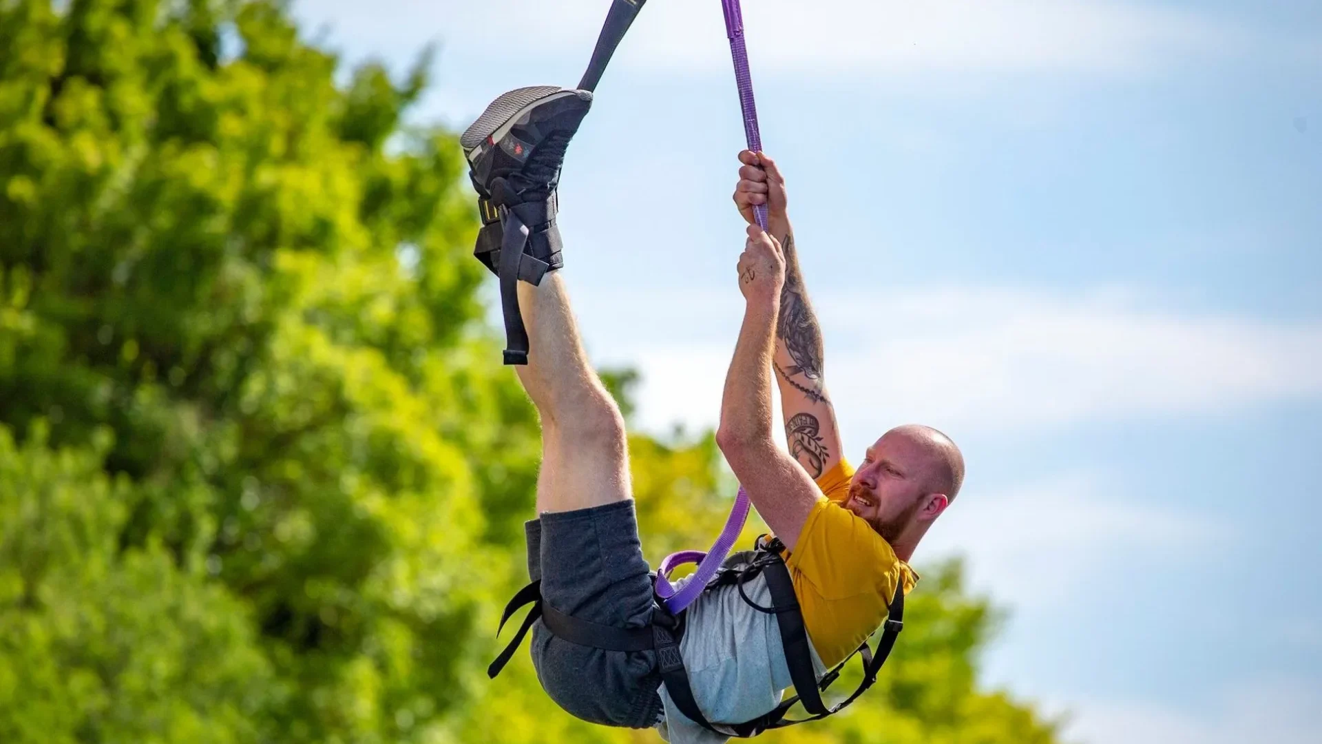 Un saut à l'élastique à Druyes-les-Belles-Fontaines