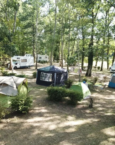 Camping de la Calanque à Saint-Fargeau en Puisaye proche Lac du Bourdon
