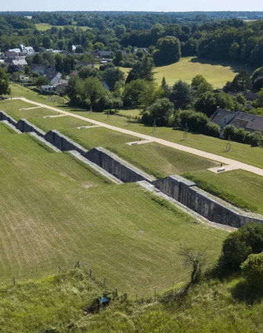 The seven locks of the village of Rogny-les-Sept-Écluses