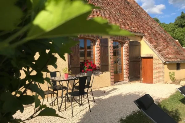 Hameau de la Fausse à Mezilles, gites pour les groupes, séminaires, mariages et cousinades en Puisaye près de Guédelon