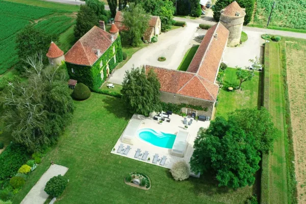 Les Granges du château de Ribourdin
