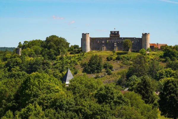 Château de Druyes-les-Belles-Fontaines