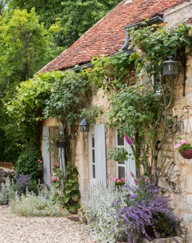 Brocante Druyes-les-Belles-Fontaines