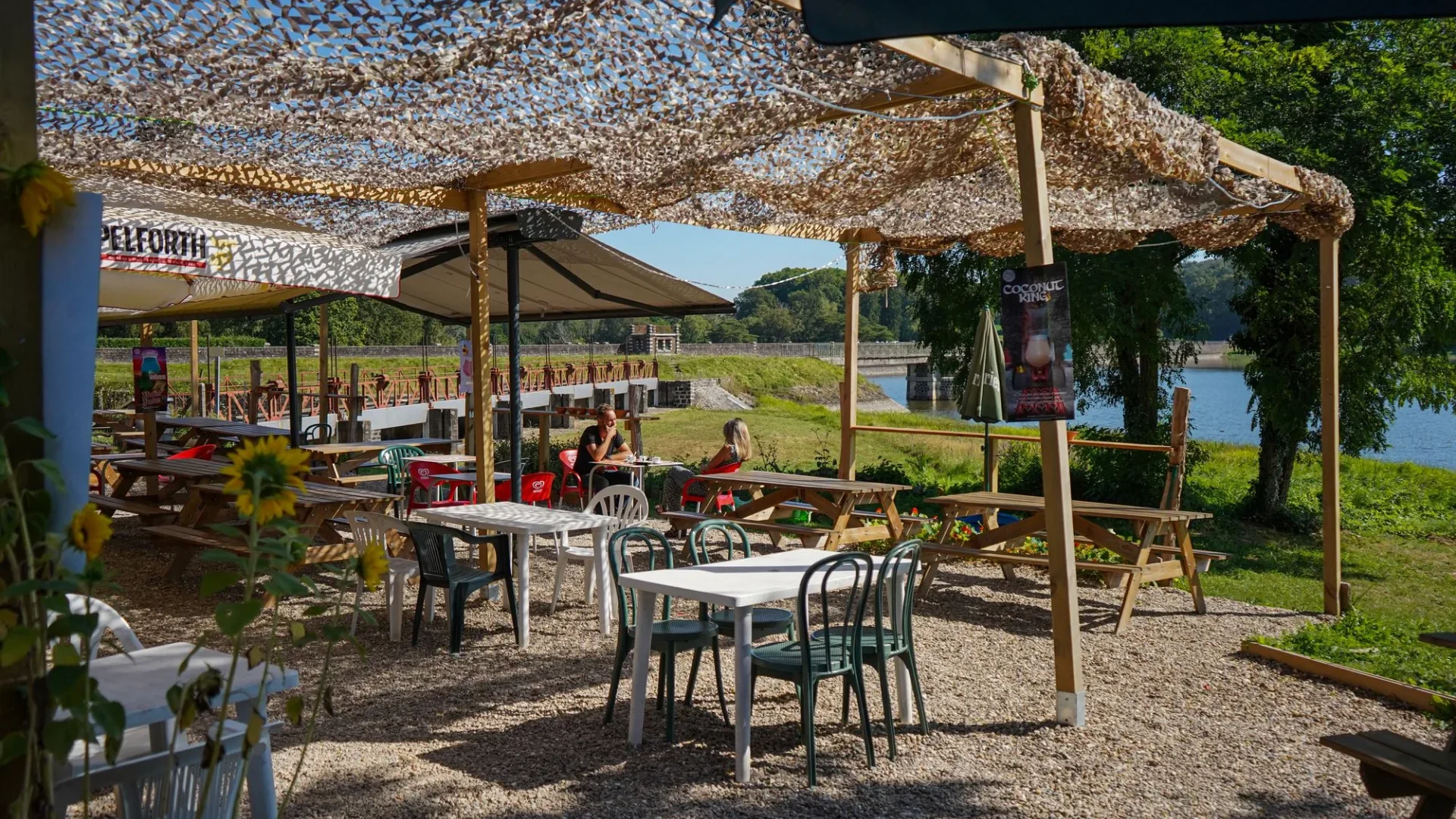 restaurant l'auberge du lac au lac du Bourdon à Saint-Fargeau