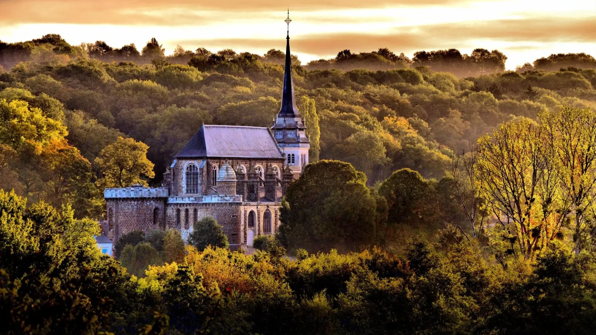 The church of Toucy in autumn