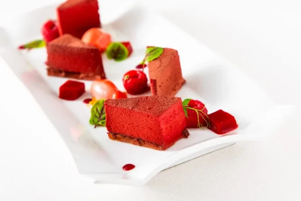 dessert and refined cuisine at the Roncemay restaurant