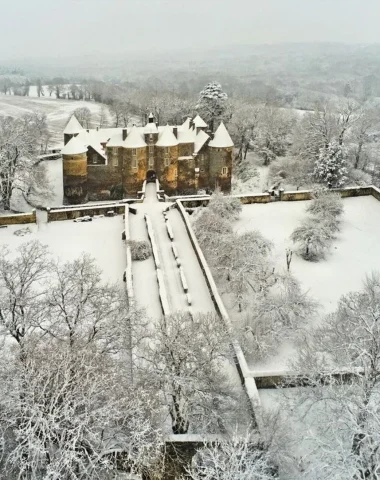 The Château de Ratilly under the snow in Treigny