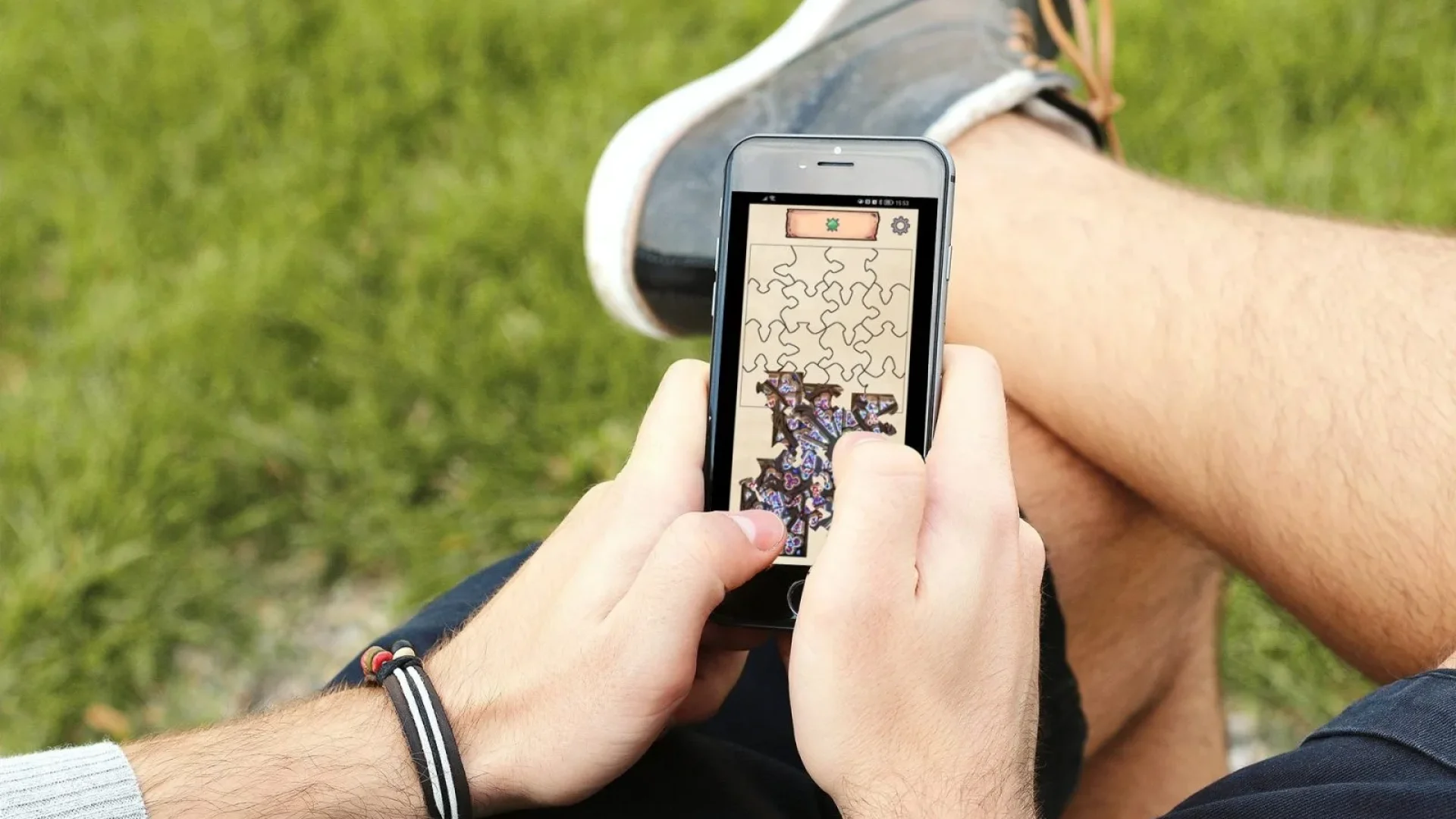 Smartphone puzzles to complete the Legendr trail of the Mystery of the Red River