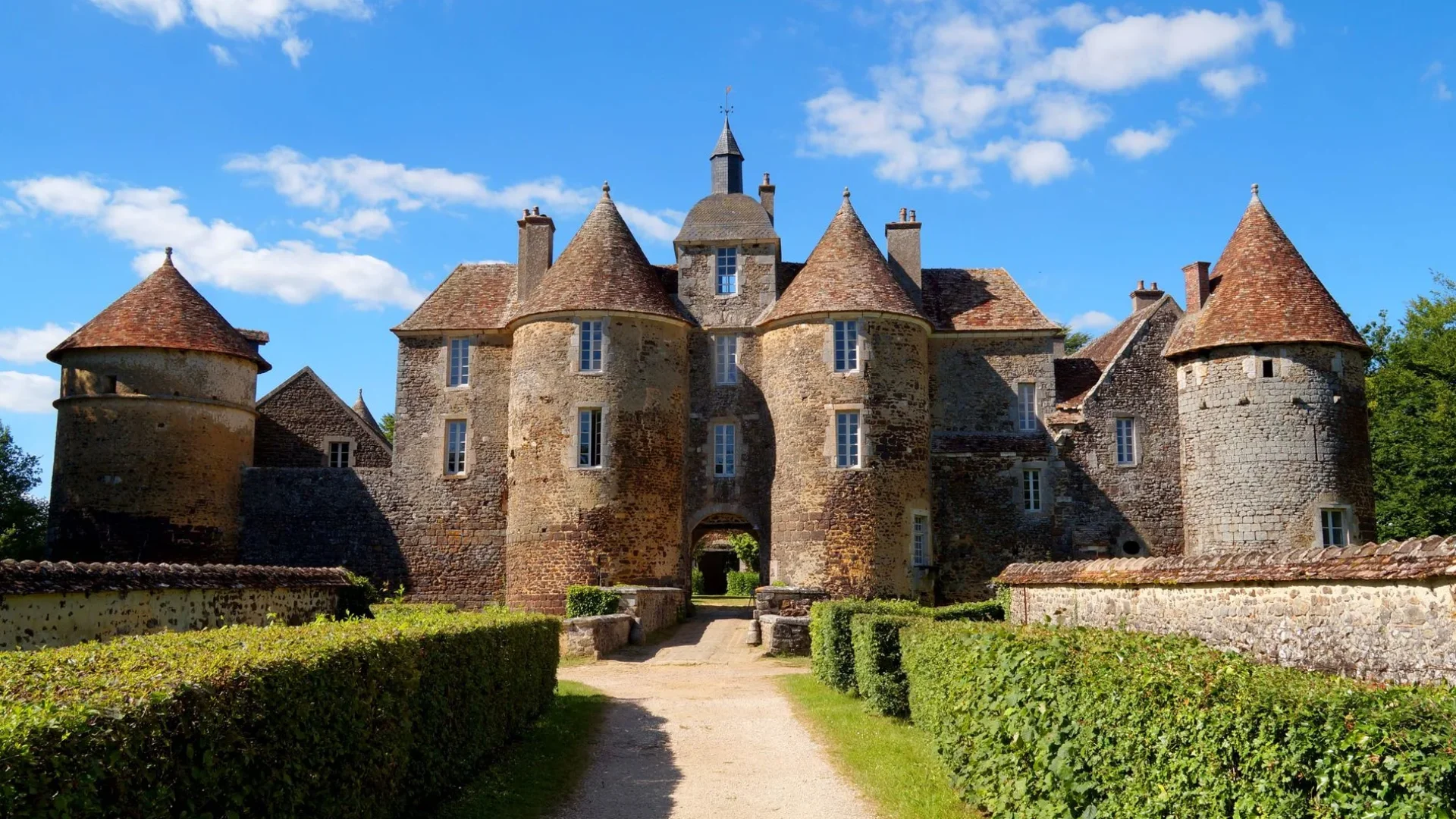 Ratilly Castle in Treigny en Puisaye