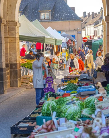 Marché de Saint-Sauveur-en-Puisaye du mercredi matin