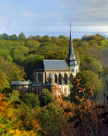 view of the church of Toucy between autumn and winter