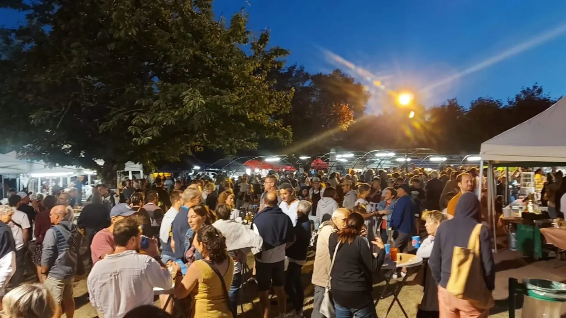 Marché gourmand nocturne de Beauvoir