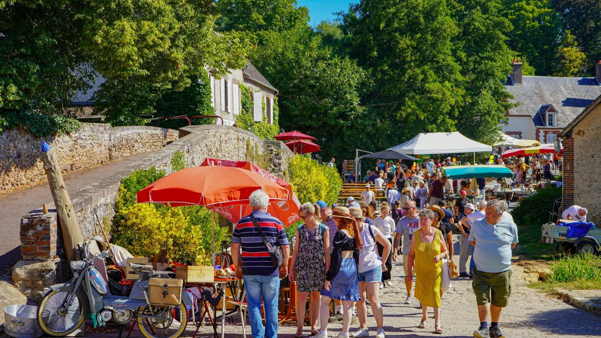 Vide grenier de Mezilles en Puisaye