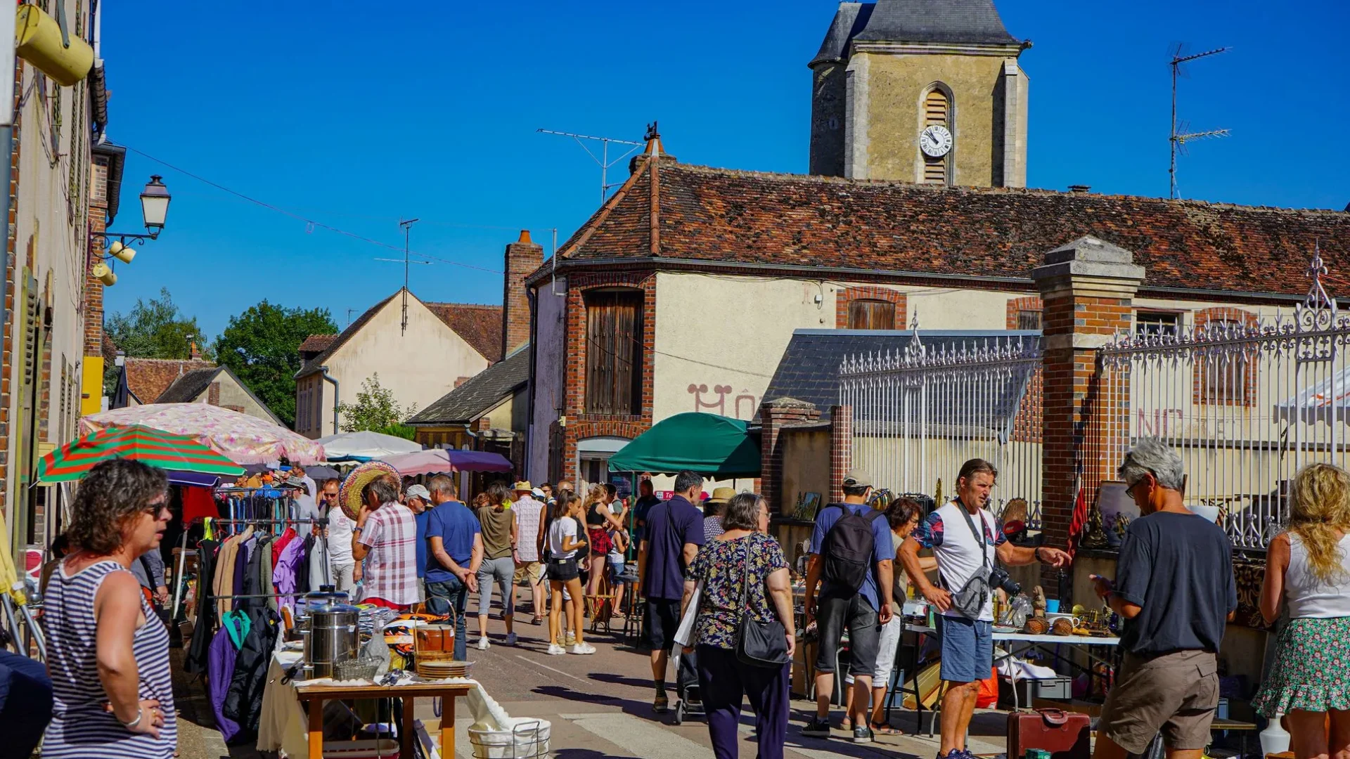 Garage sale in Mezilles en Puisaye