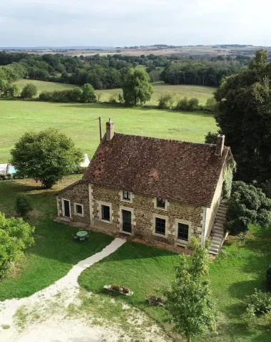 Gîte de Bourg-sans-paille in Treigny en Puisaye