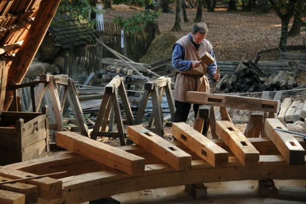 Frame of the chapel tower being assembled in Guédelon