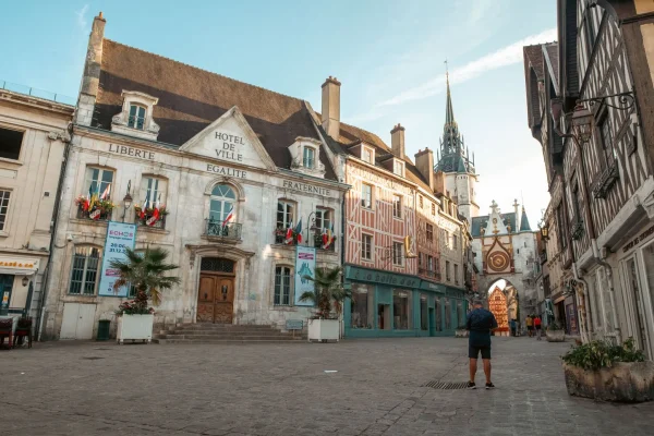 La place de l'Hotel de ville d'Auxerre