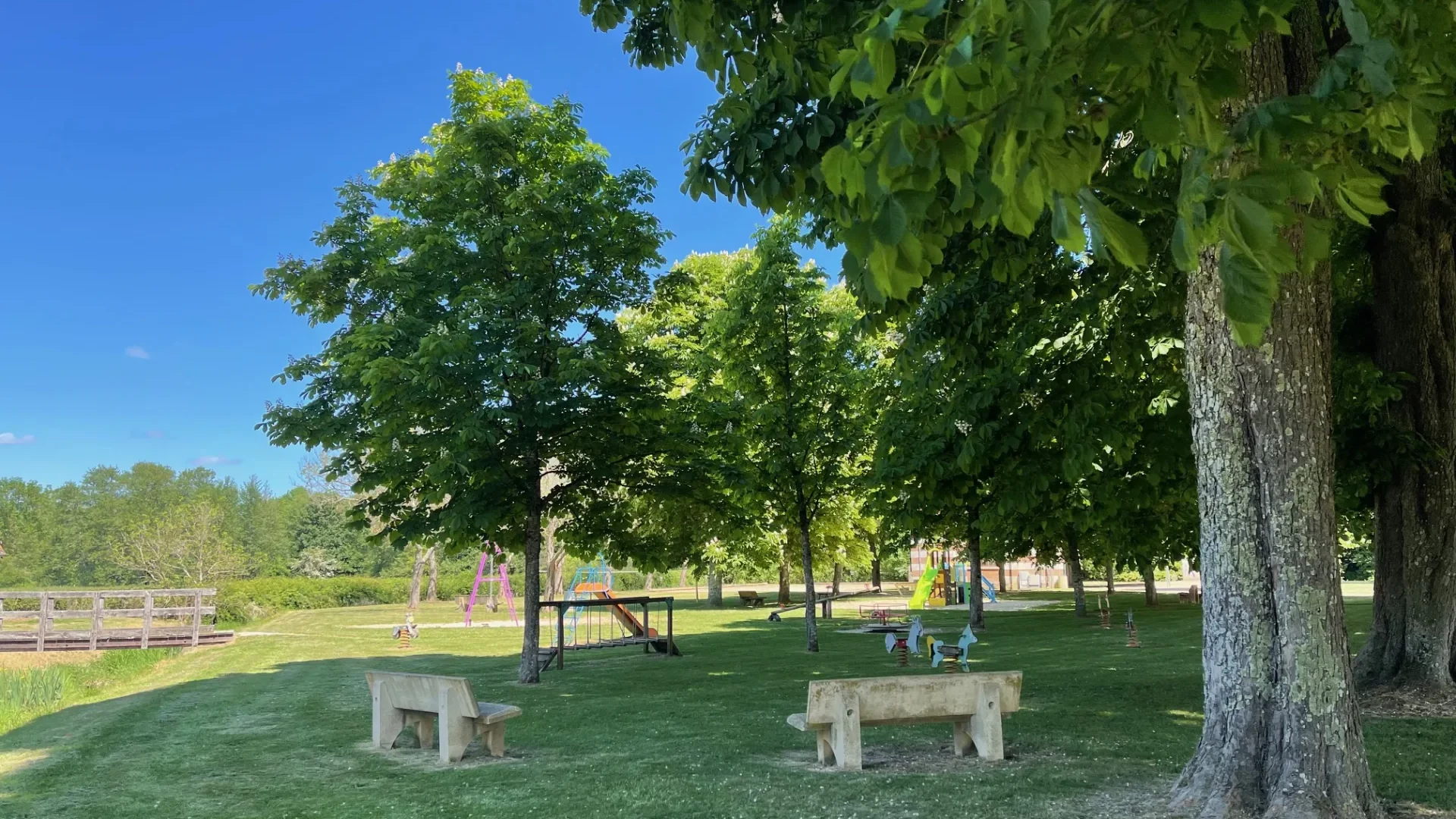 le Pâtis, picnic and play area in Villiers-Saint-Benoit