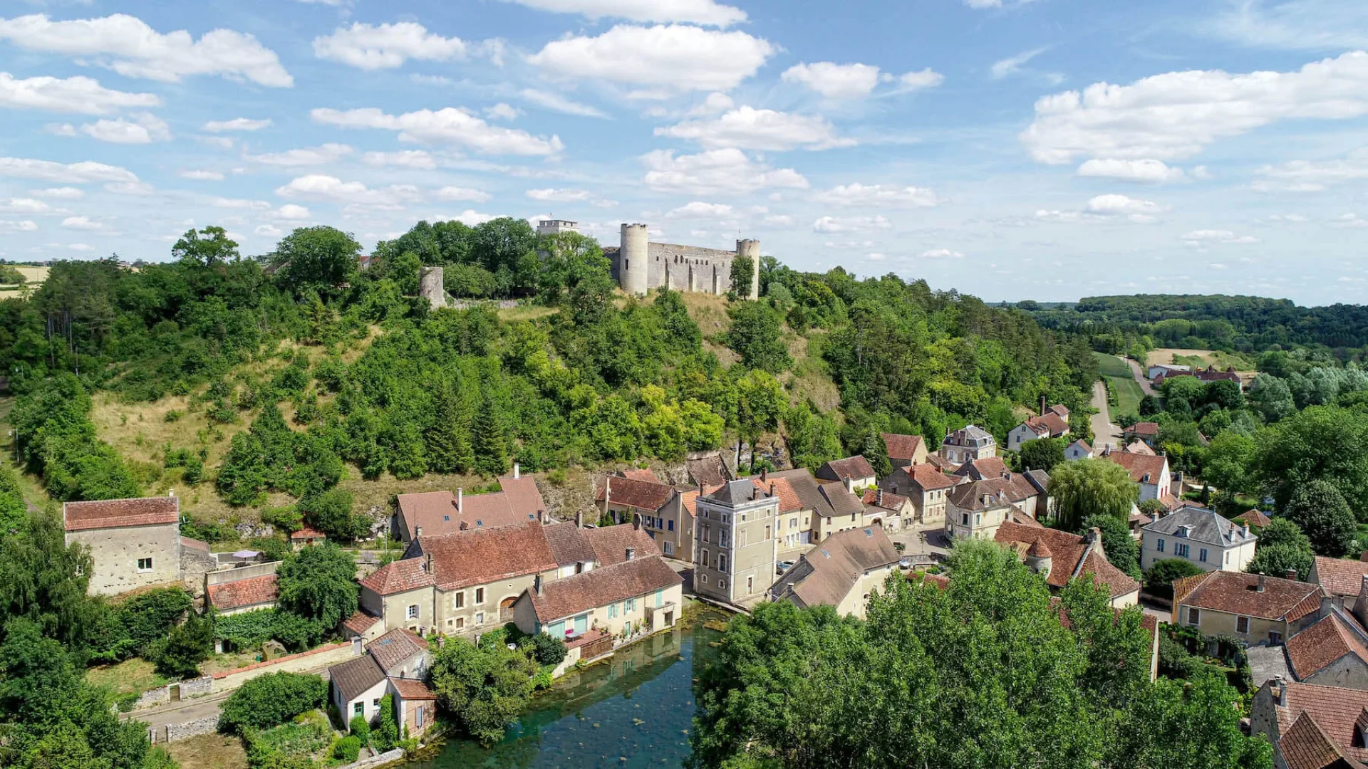 Village de Druyes-les-Belles-Fontaines