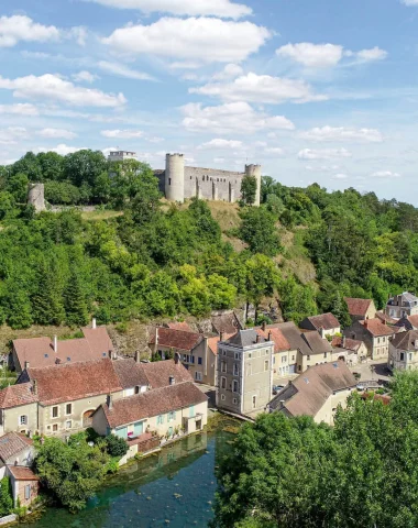 Village of Druyes-les-Belles-Fontaines