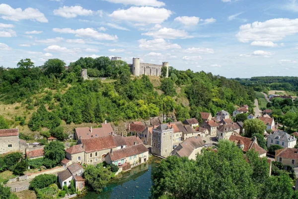 Village of Druyes-les-Belles-Fontaines