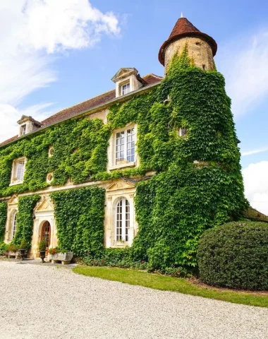 Inner courtyard of Château Ribourdin