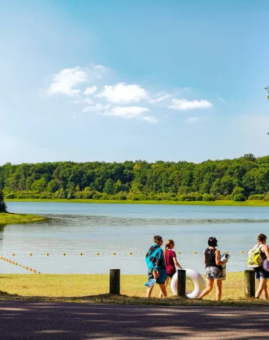 Swimming at Lac du Bourdon in Saint-Fargeau