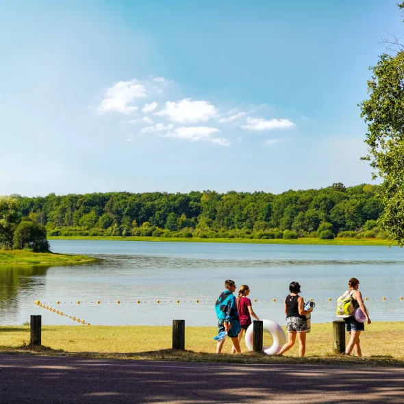 Baignade au lac du Bourdon à Saint-Fargeau
