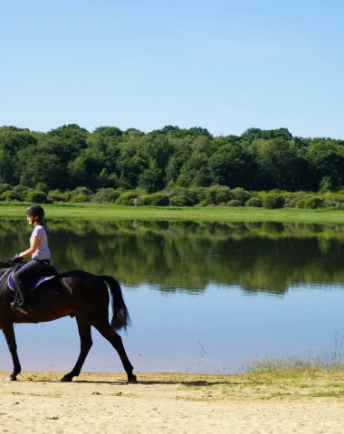 Horseback riding at Lac du Bourdon
